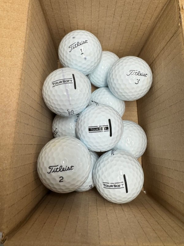 12 TITLEIST TOUR SOFT PEARL/A LAKE BALLS
