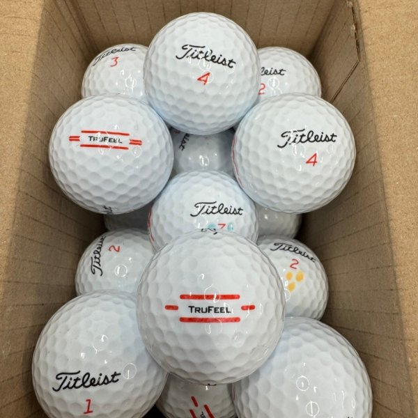 12 TITLEIST TRUFEEL PEARL/A LAKEBALLS