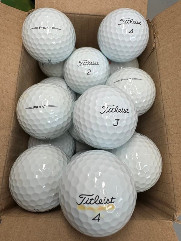 12 TITLEIST PRO V1 2020 PEARL/A GOLF BALLS