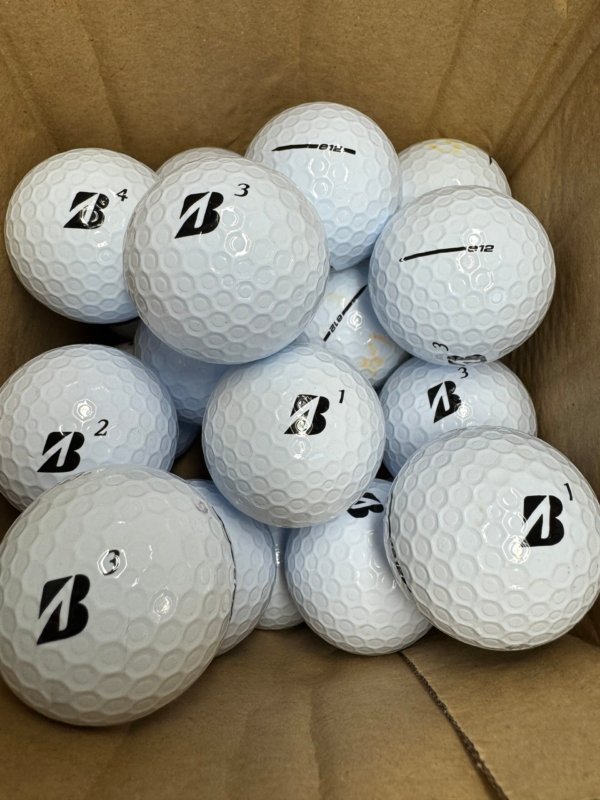 12 BRIDGESTONE E12 PEARL/A GOLF BALLS
