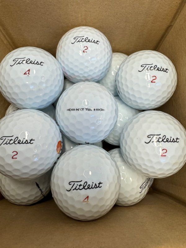 24 TITLEIST NXT TOUR